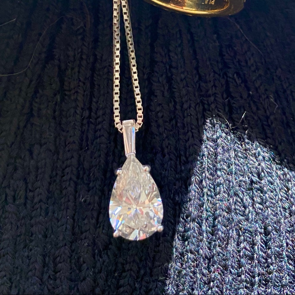 Pear Shape Brilliant Cut diamond with cert